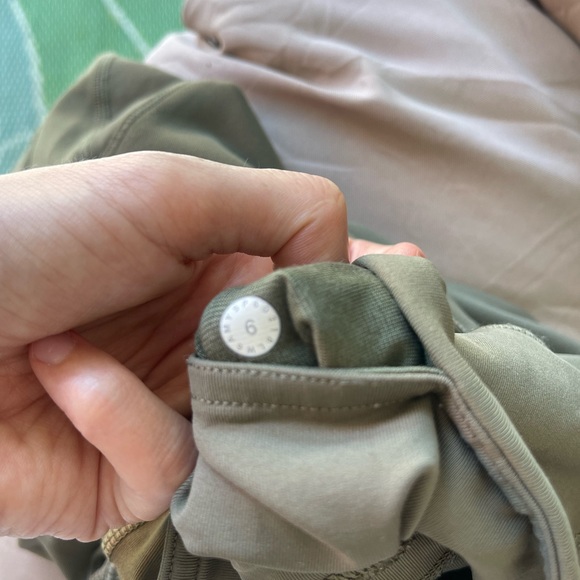 Green Lululemon Leggings🍀💚💫 - Picture 5 of 5